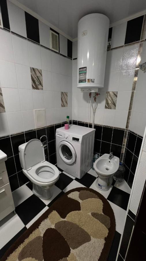Просторі Та Комфортні Апартаменти «Д.І.М.» Kam'janec'-Podil's'kyj Esterno foto